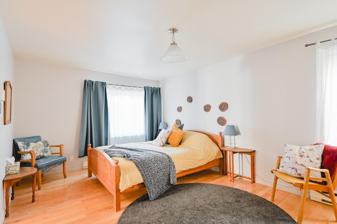 L'auberge du QG La Prairie Extérieur photo